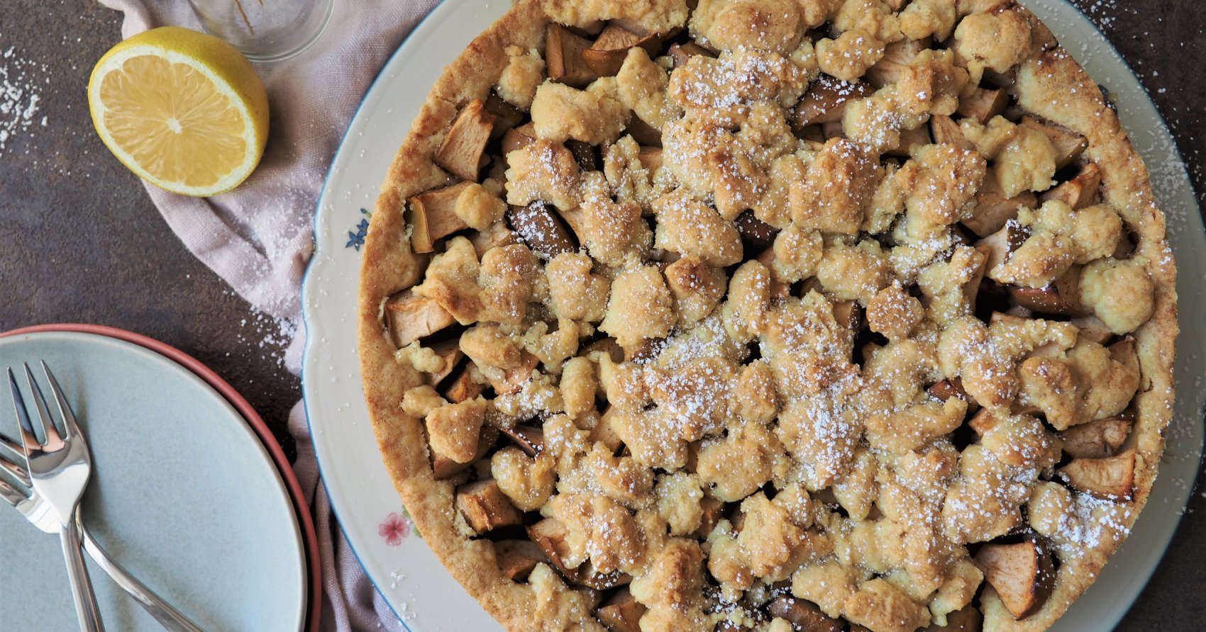 Veganer Apfel-Streusel-Kuchen • Grüner Zucker