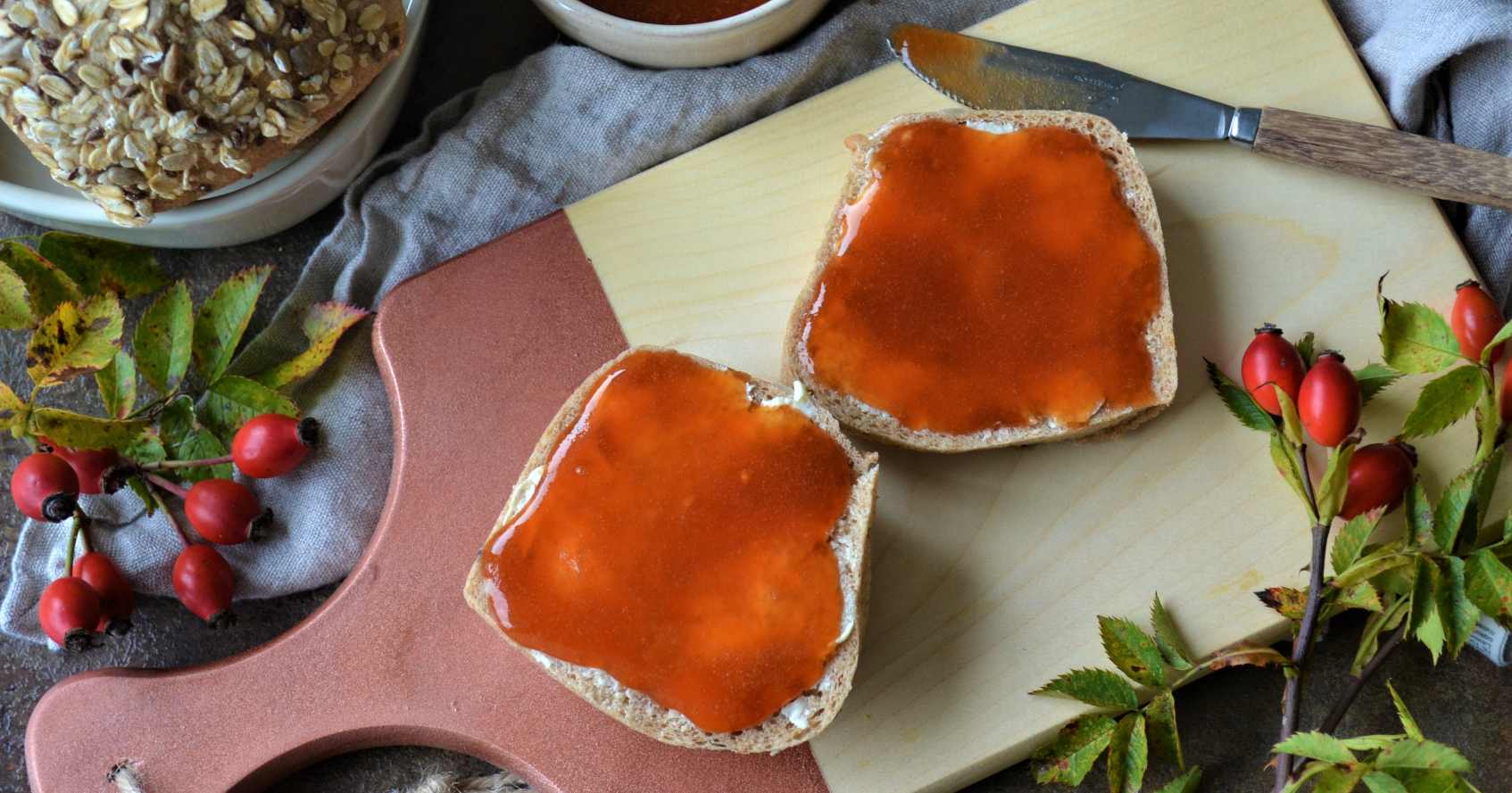 Hagebutten-Apfel-Konfitüre – Superfood vom Wegesrand • Grüner Zucker