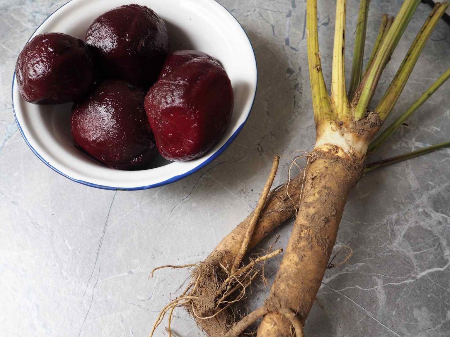 Frischer Rote-Bete-Meerrettich-Aufstrich • Grüner Zucker