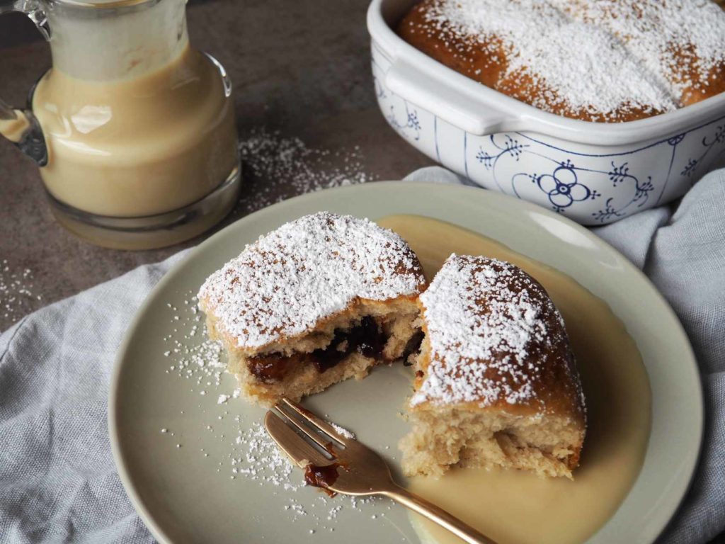 Vegane Buchteln mit Pflaumenmus-Füllung • Grüner Zucker Vegane Buchteln mit Pflaumenmus-Füllung • Grüner Zucker
