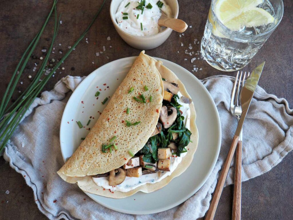 Herzhafte vegane Pfannkuchen mit ChampignonSpinatFüllung • Grüner Zucker